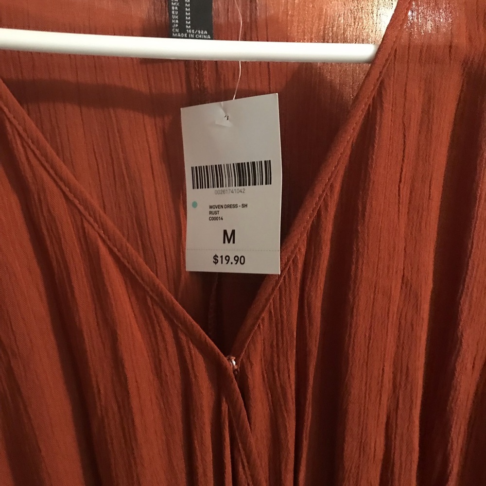 Forever 21 dress. NWT - Picture 2 of 4